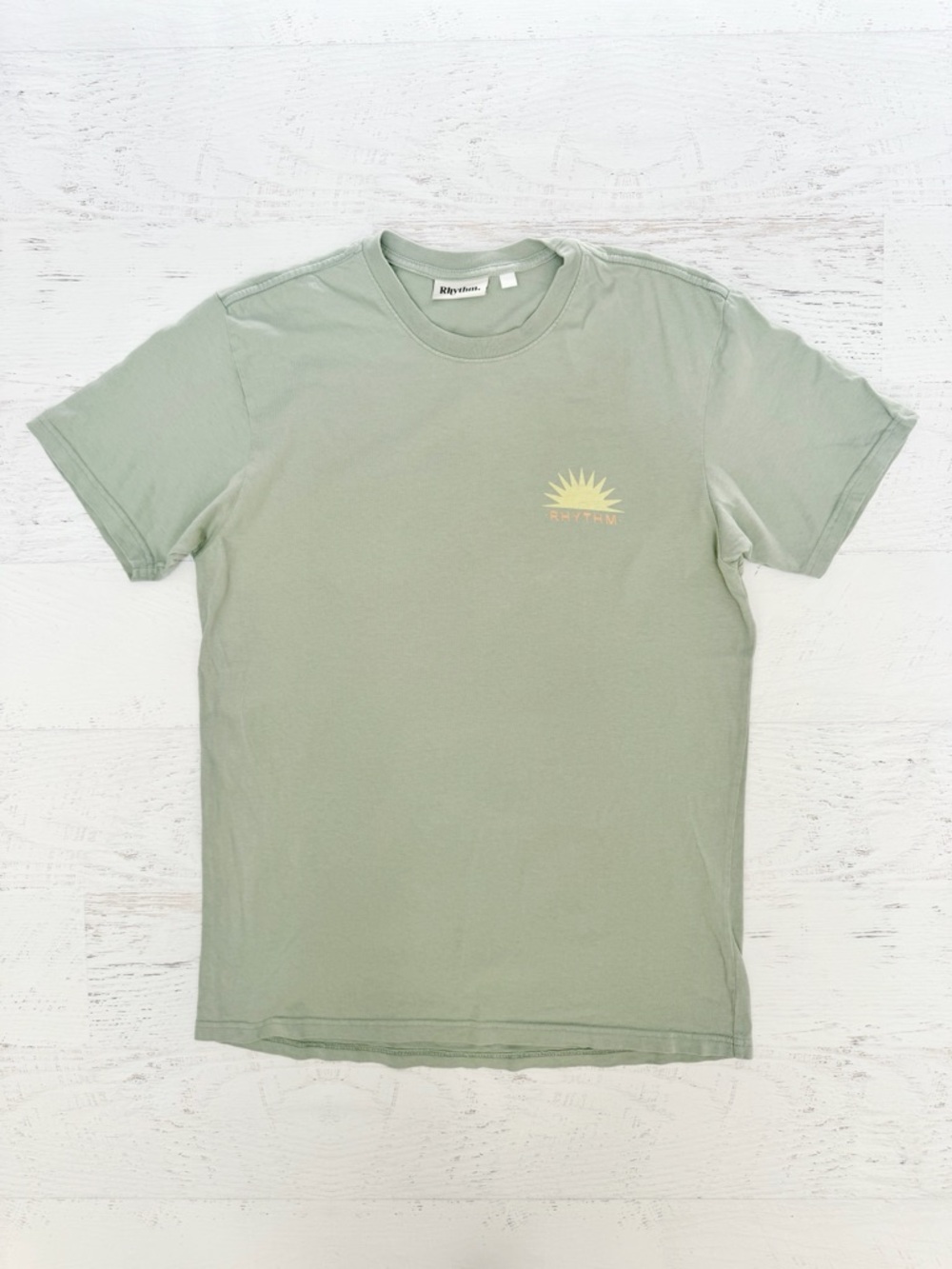 Men’s Green Rhythm. Tee Shirt Large